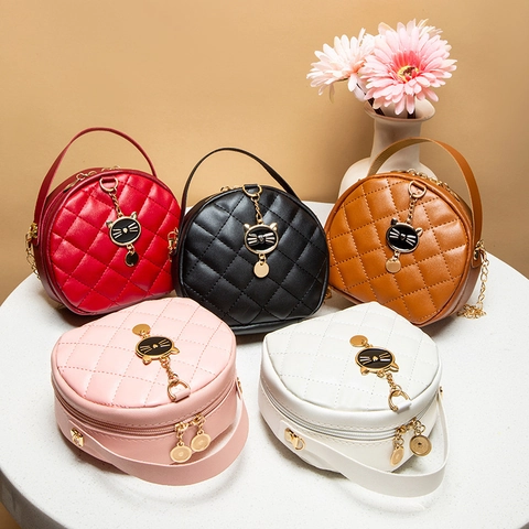 Women Round Crossbody Bag Quilted PU Leather Handbag Gold Chain Shoulder Purse With Cat Charm Elegant Circular Satchel