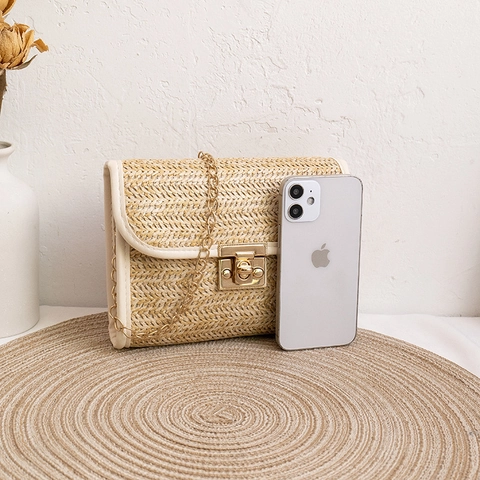 Handgefertigte Stroh Umhängetasche Damen Gewebte Kleine Quadratische Tasche Metallkette Quaste Sommer Strand Schultertasche Urlaub