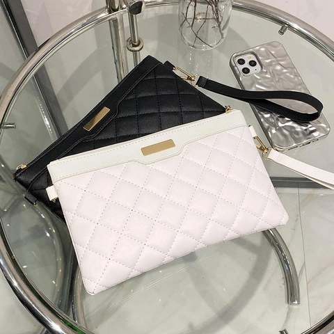 Women Quilted PU Leather Crossbody Bag Fashion Clutch Wristlet With Chain Strap Metal Decor Small Square Purse