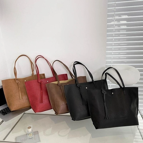 Große Texturierte PU Leder Tragetasche Mit Quastenanhänger Vintage Schulter Handtasche Für Frauen Täglicher Büroweg