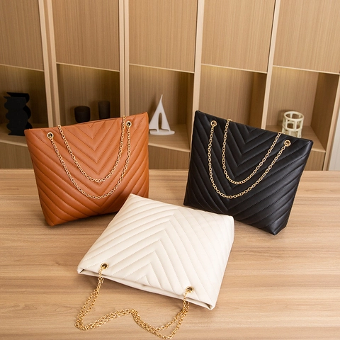 Borsa Tote Trapuntata A V Da Donna Pelle PU Grande Capacità Catena Dorata Borsa A Tracolla Moda Urbana Versatile Elegante