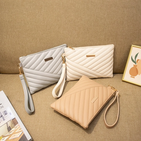 Women Quilted PU Leather Clutch Bag With Wristlet Chic Chevron Stitched Envelope Handbag For Daily Party Commuting