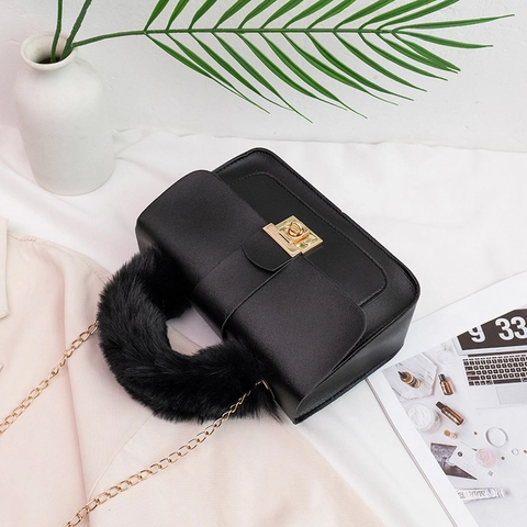 Borsa A Tracolla In Pelle PU Da Donna Con Manico In Pelliccia Sintetica Catena Dorata Piccola Borsa Quadrata Stile Minimalista