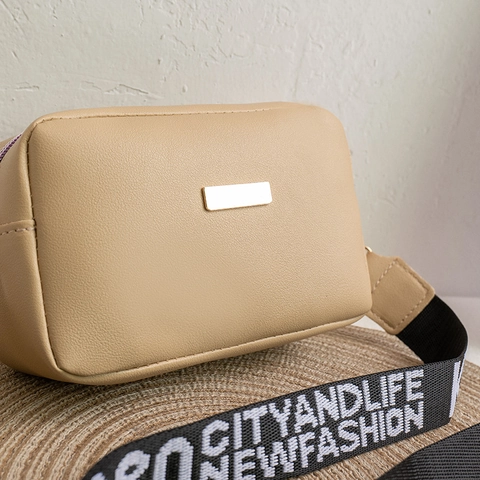 Fashion Crossbody Bag Faux Leather Litchi Texture Wide Letter Print Strap Camera Style Small Shoulder Bag For Women