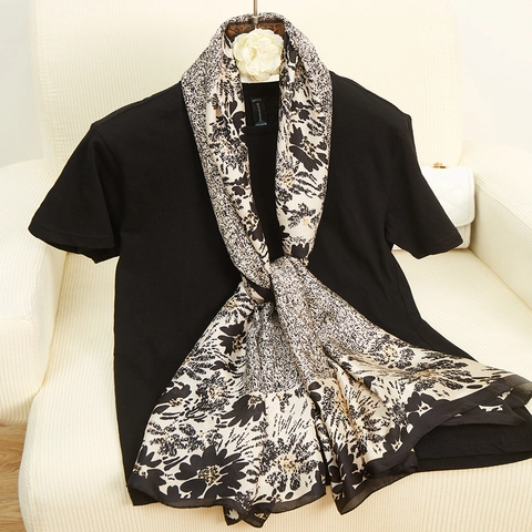 Damen Lange Satin Schal Satinngefühl Floral Leopard Drucken Schal Wrap Hijab Strand Sonnenschutz Retro Elegante Accessoires