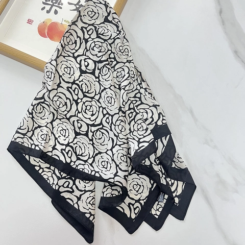 Elegant Floral Print Satin Square Scarf Women Large Rose Pattern Satin Like Head Scarf Neckerchief Hair Bandana Wrap