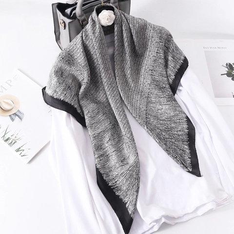 Grande Sciarpa Quadrata Elegante In Raso Stampato Setoso Morbido Foulard Per Testa E Collo Accessorio Di Moda Donna