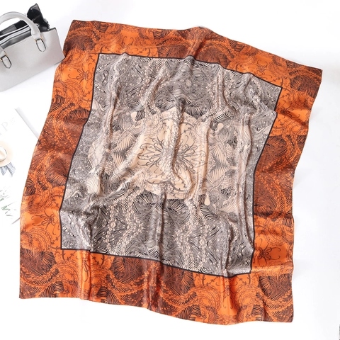 Elegante Sciarpa Quadrata In Raso Di Raso Stampata Leggera Protezione Solare Grande Scialle Per Donna Viaggi Spiaggia Vintage Classico