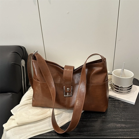 Women Large Capacity PU Leather Tote Shoulder Bag Retro Minimalist Axillary Handbag With Buckle And Bead Pendant