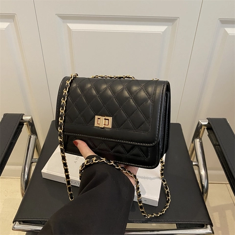 Women Quilted Shoulder Bag PU Leather Diamond Lattice Chain Crossbody Bag Small Square Minimalist Turn Lock Commuter