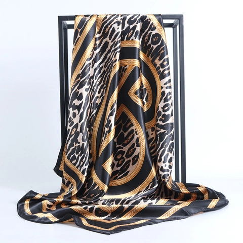Foulard Quadrato in Raso con Stampa Leopardata da Donna Vintage Catena d'Oro Lettera Copricapo Hijab in Seta per Uso Quotidiano