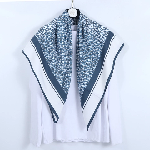 Women Elegant Twill Satin Square Scarf Letter Chain Monogram Print Silk-Like Headscarf Shawl Fashion Neck Scarf