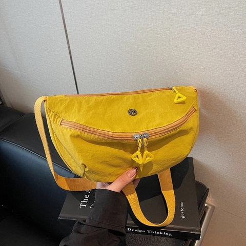 Lightweight Nylon Crescent Crossbody Bag Women Large Capacity Dumpling Shoulder Bag Adjustable Strap Casual Travel Pack