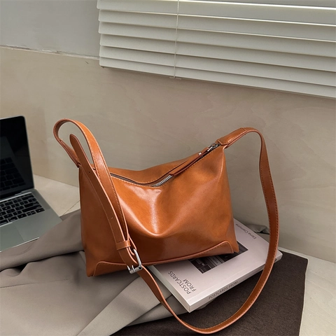 Women's Minimalist PU Leather Shoulder Bag Fashion Solid Color Large Capacity Crossbody Bag For Office Daily Commuting