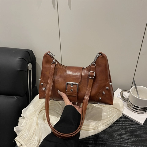 Sac Sous Le Bras Rétro En Cuir PU À Rivets Sac À Épaule Pour Femmes Style Punk Bandoulière Réglable Sac À Main