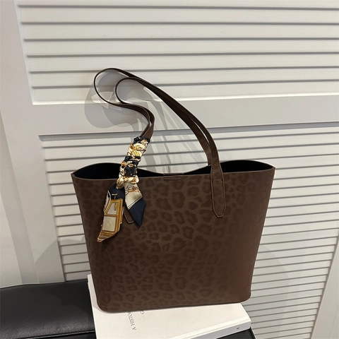 Leopard Print Tote Bag Faux Suede Large Capacity Shoulder Handbag With Decorative Satin Scarf Retro Women Commuter Bag