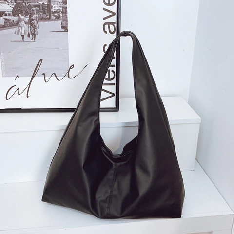 Minimalist PU Leather Large Capacity Tote Bag For Women Winter Commuter Solid Color Hobo Underarm Bag Versatile Shoulder Bag