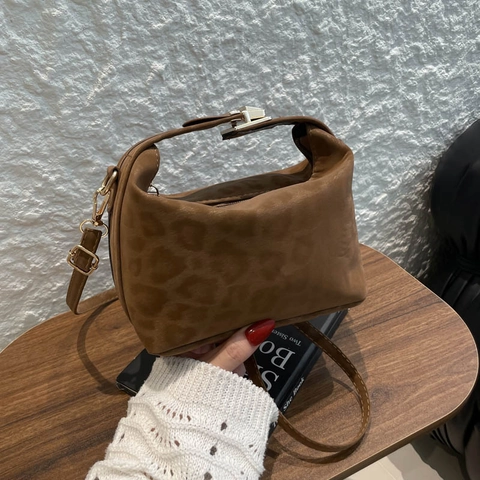 Women Leopard Print Shoulder Bag Faux Suede Crossbody Handbag Adjustable Strap Golden Hardware Retro Commuter Bag