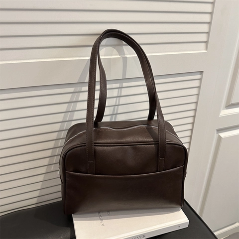 Minimalist Large Capacity PU Leather Shoulder Bag For Women Retro Japanese Style Underarm Bag Solid Color Commuter Handbag