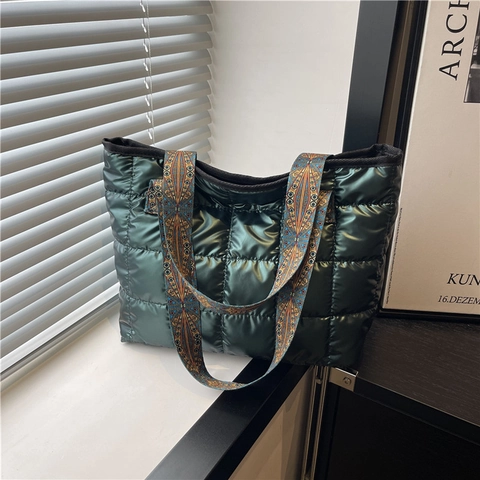 Borsa Tote Trapuntata Da Donna PU Lucido Metallico Borsa A Mano Capiente Con Tracolla Larga In Stile Etnico