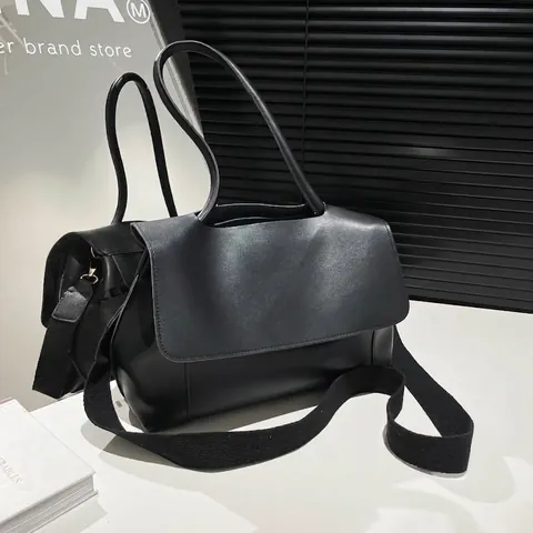 Damen Minimalistische PU Leder Umhängetasche Große Kapazität Klappenhandtasche Mit Breitem Gurt Lässiger Urbaner Stil