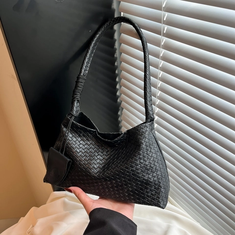 Women Woven PU Leather Hobo Shoulder Bag With Heart Charm Knotted Strap Large Fashion Underarm Bucket Bag Handbag