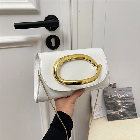 Damen Schultertasche Aus Lackleder Mit Großem Goldfarbenem Metallgriff Glänzende Kettentasche Umhängetasche Abendtasche