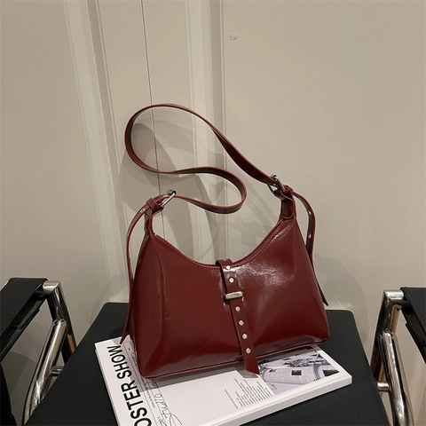 Bolso de Hombro de Axila de Cuero PU Vintage para Mujer Hebilla de Remache Color Sólido Bolso de Mano Hobo Minimalista Bolso de Viaje Diario