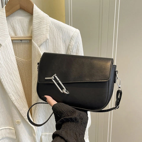 Women PU Leather Shoulder Bag Niche Design Silver Pin Buckle Flap Crossbody Purse Underarm Chic Solid Color Handbag