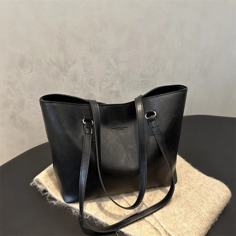 Women Large Capacity PU Leather Tote Bag Minimalist Commuter Shoulder Bag Solid Color Underarm Bag With Zipper Closure