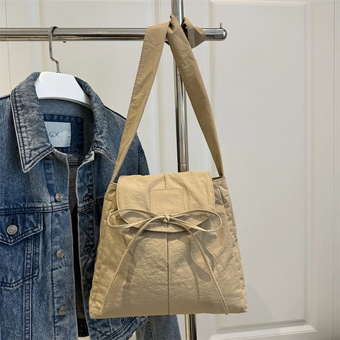Women Nylon Crossbody Bag With Bowknot Crinkle Texture Lightweight Large Capacity Shoulder Bag For Commute School Sweet
