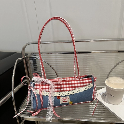 Sac Baguette En Denim À Carreaux Pour Femmes Avec Noeud En Dentelle Écusson Cerise Sac À Main À Bandoulière
