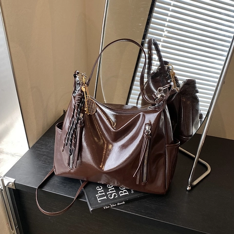 Women Large Capacity PU Leather Crossbody Tote Bag Fashion Stitching Commuter Shoulder Handbag With Tassel Pendant