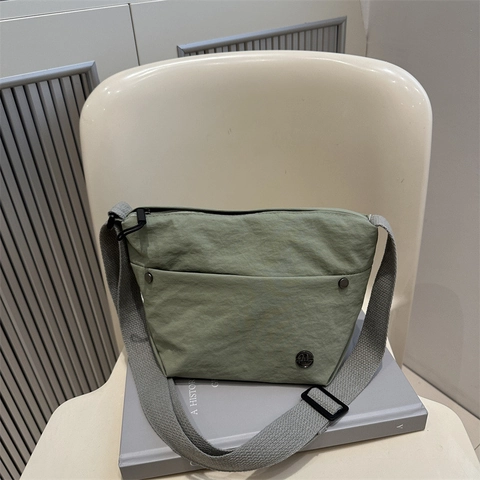 Bolso Bandolera de Nylon con Textura Arrugada Minimalista para Mujer Bolso Cuadrado Pequeño Ligero Correa Ancha Ajustable Casual Sencillo