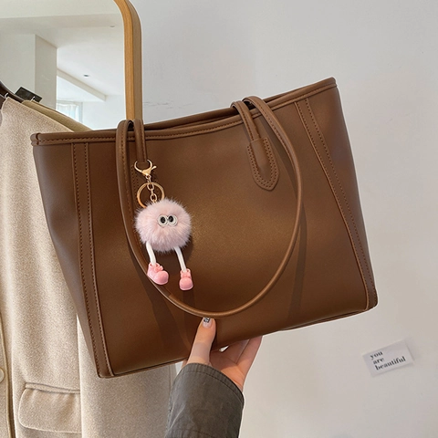 Damen Fashion PU Leder Tragetasche Große Kapazität Kontrastfarbene Schultertasche Mit Monster Anhänger Einfache Tägliche Handtasche