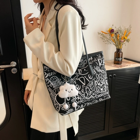Graffiti Print Tote Bag PU Leder Große Kapazität Umhängetasche Für Damen Mit Wolkenanhänger Lässig Täglich