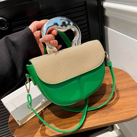 Borsa A Spalla Da Donna Modello Sella In Pelle PU Design Intrecciato Con Manico In Metallo Argentato Irregolare