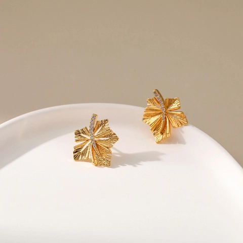 Blatt Ohrstecker Kupfer 18K Vergoldet Zirkonia Strukturiertes Ahornblatt Minimalistischer Schmuck Für Damen Elegant