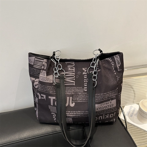 Vintage Newspaper Print Large Capacity Tote Bag For Women Fashion Canvas Shoulder Bag With Chain Strap Commute Handbag