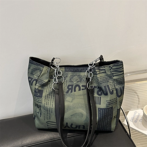 Vintage Newspaper Print Large Capacity Tote Bag For Women Fashion Canvas Shoulder Bag With Chain Strap Commute Handbag