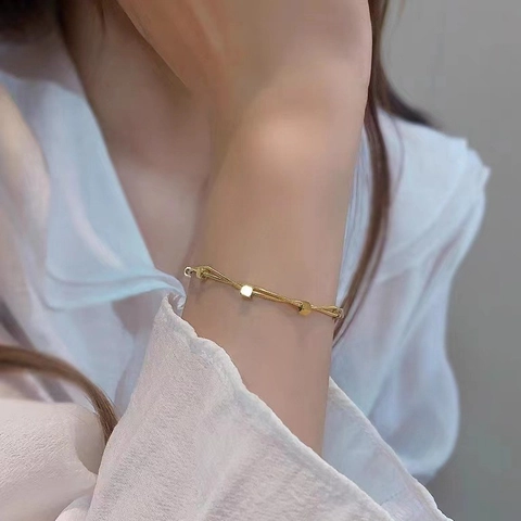 Collier Double Chaîne Os De Serpent Acier Titane Plaqué Or 18K Pendentif Cube Carré Géométrique Élégant Pour Femme