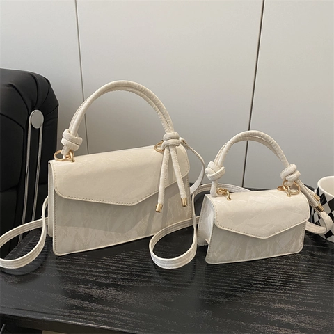 Sac À Main Femme En Cuir PU Plissé À Poignée Nouée Sac À Bandoulière Chic Mode Sac Carré Élégant Pour Dames