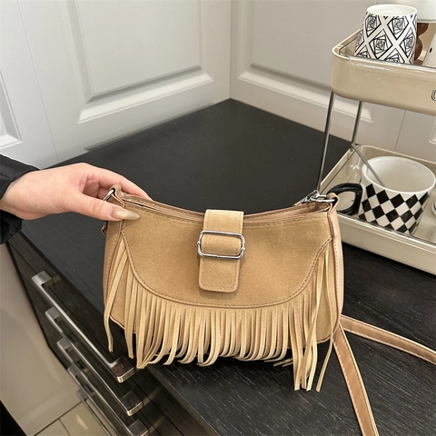 Borsa a Sella Vintage in Finta Pelle Scamosciata con Frange per Donna Moda Crossbody Boho Rétro Borsa a Tracolla