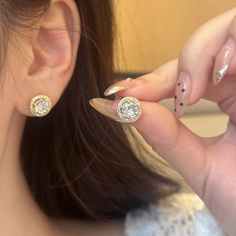 Orecchini A Lobo Halo Tondi Con Zircone Incrostato Perno In Argento Sterling 925 Elegante Moda Per Donne