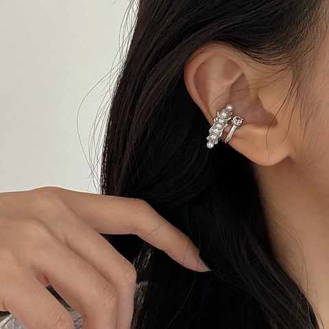 Elegante Ear Cuff de Cobre Chapado en Oro 18K con Perlas Artificiales y Zirconia Pendientes Forma C Geométrica Sin Perforación Mujer