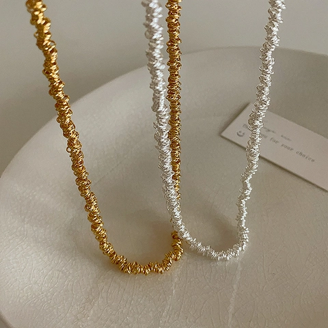 Collier Texture Spirale Minimaliste En Cuivre Plaqué Or Véritable Style Industriel Tubogas Ras Du Cou Pour Femme