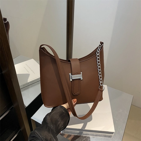 Women PU Leather Underarm Bag Retro Niche Design Fashion Shoulder Bag With Metal Buckle And Chain Strap Daily Chic