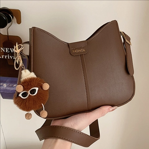 Women Crossbody Bag Vintage PU Leather Shoulder Bag Large Capacity Korean Style Minimalist With Plush Pendant