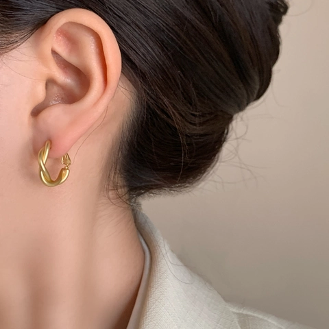 Matte Goldene Gedrehte Creolen Verschlungenes Geometrisches Design Schmuck Mit 925 Sterling Silber Ohrstecker