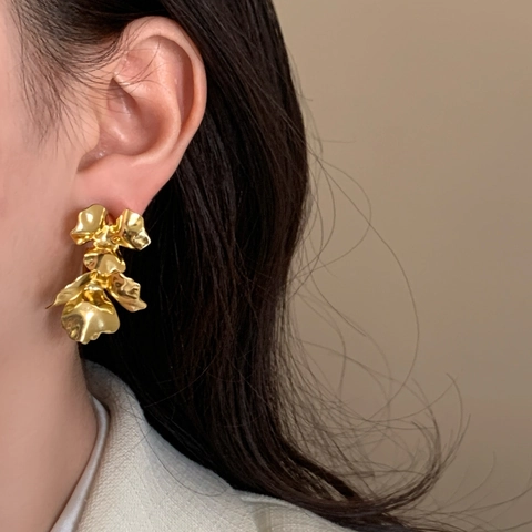 Irregular Flower Petal Stud Earrings For Women Organic Metal Texture Copper Elegant Light Luxury Daily Jewelry